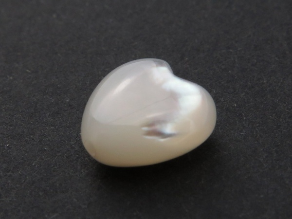 Mother of Pearl Heart Bead 8mm ~ SINGLE