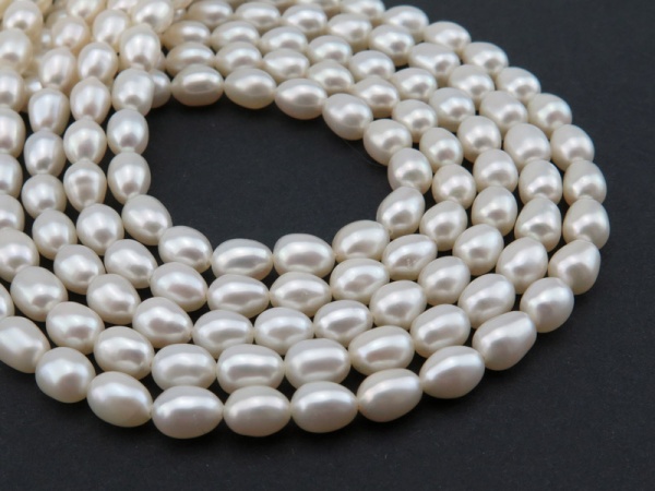 Freshwater Pearl Ivory Rice Beads 6.5-7.5mm ~ 16'' Strand