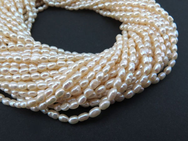 Freshwater Pearl Ivory Rice Beads 4-5mm ~ 15.5'' Strand